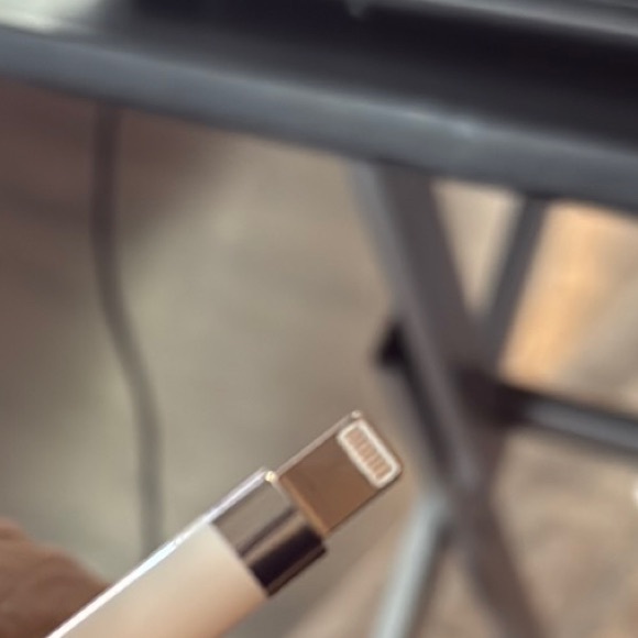 Apple Pencil with Purple Case - Picture 2 of 3